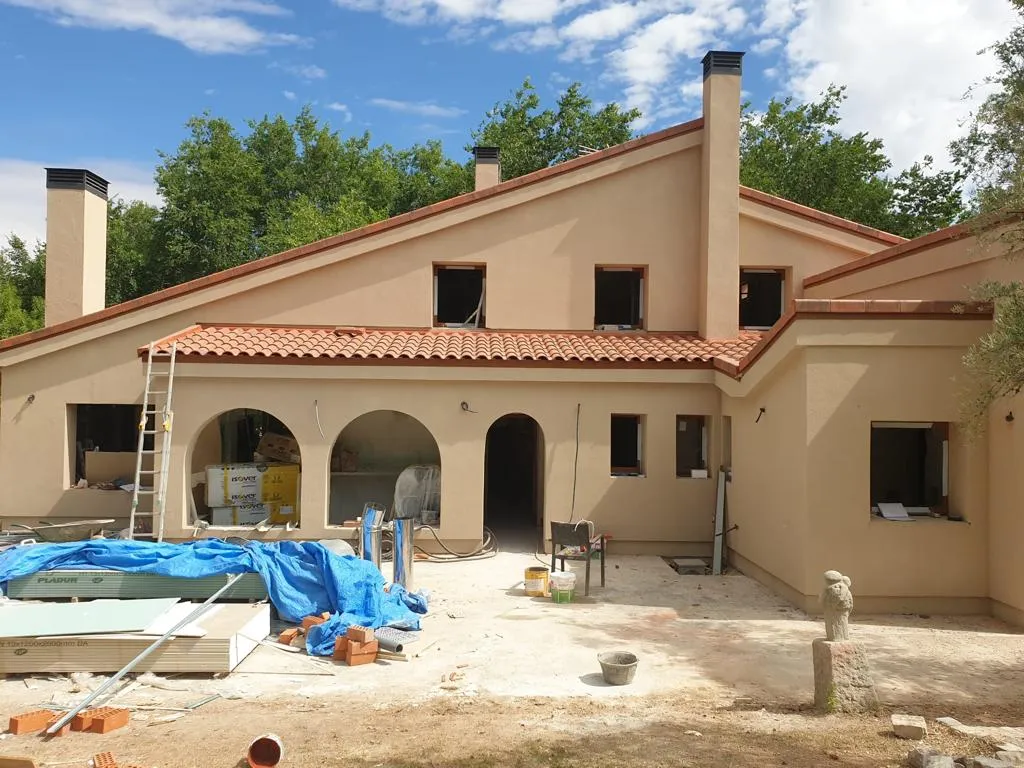 Casa con tejas mixtas